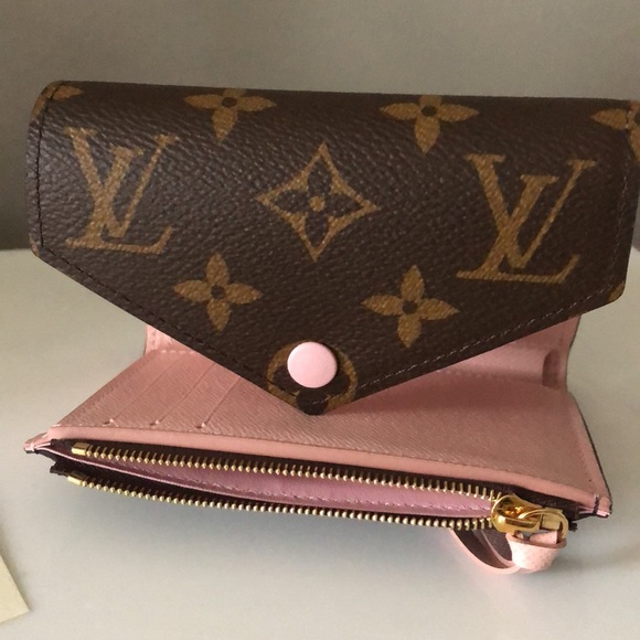 NEW Louis Vuitton Victorine Wallet in Rose Ballerine Pink - Picture 10 of 11